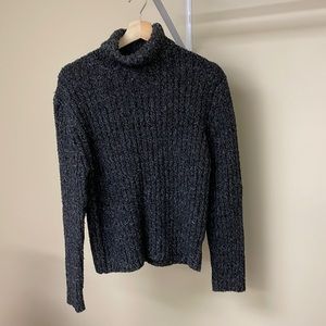 Ribbed black and white turtleneck sweater. Sz L